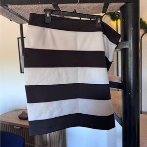 Chic Monochrome Striped Mini Skirt